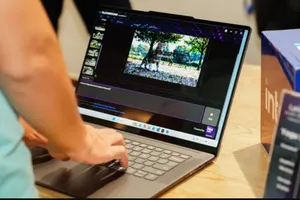 Người Việt chi hàng trăm tỉ đồng mua máy tính, laptop, bàn phím... trên sàn online