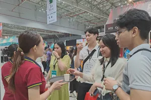 Cà phê, trà sữa Việt 'đem chuông đánh xứ người': Mộng lớn hay canh bạc?