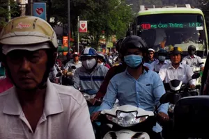 Người Sài Gòn mệt mỏi với 'điệp khúc' kẹt xe hằng ngày