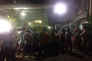 Đang ngồi trong nhà xem tivi bị truy sát tử vong