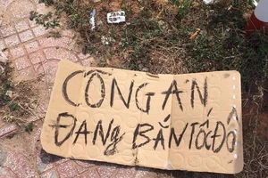 Nhóm đi xe Lexus gắn bảng 'Công an đang bắn tốc độ'