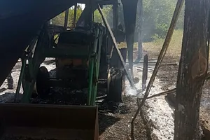 Điều tra vụ cháy xe máy cày đêm mùng 1 Tết