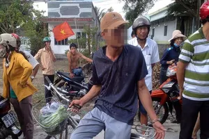 'Bắt nhầm' 2 vợ chồng vì nghi bắt cóc trẻ em