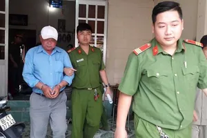 Giám đốc mua bán hóa đơn tiền tỉ bị bắt