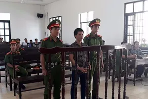 Dùng dao đâm nữ giáo viên rồi tự sát vì ghen tuông