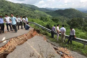 Phong tỏa QL28 Bình Thuận - Lâm Đồng do đường hư