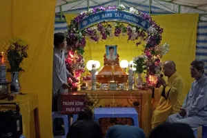 Tìm thấy thi thể HS bị lật thuyền khi phụ cha mưu sinh