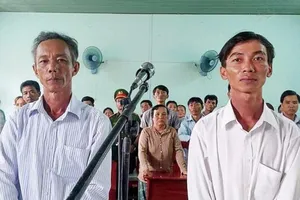 Hôm nay xét xử 2 nông dân 'nhận hối lộ'
