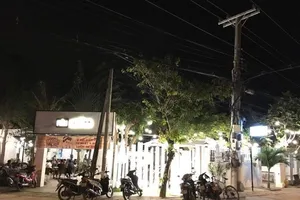 Tự sát sau khi dùng dao tấn công vợ cũ, đốt quán 