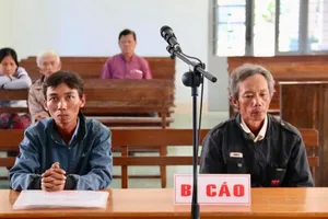 Xử phúc thẩm vụ hai nông dân nhận hối lộ