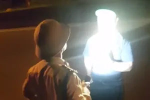 Xin lỗi người bị CSGT 'vung tay', rọi đèn pin 