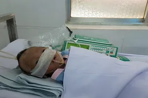 Xót xa bé sơ sinh bị mẹ bỏ rơi trong bệnh viện