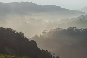 Thi thể phượt thủ đã được đưa lên đỉnh thác Lao Phào