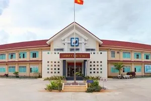 Nghi vợ ngoại tình với tài xế, chồng vào bệnh viện 'quậy'