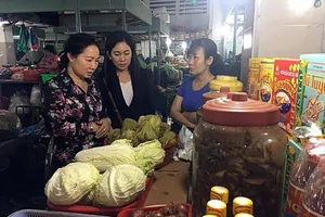 Đại biểu Quốc hội đi chợ phát hiện nhiều thực phẩm có hóa chất