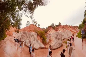 Suối Tiên đang bị bức tử, hủy hoại thô bạo