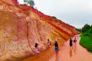 Đoàn ĐBQH kiểm tra Suối Tiên bị bức tử