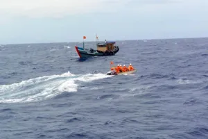 Một con tàu cùng 5 ngư dân mất liên lạc ở quần đảo Trường Sa