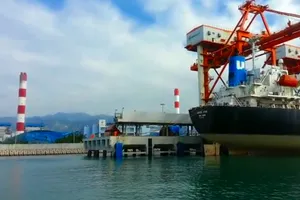 Chính phủ đồng ý xây kè thay phương án nhận chìm trên biển