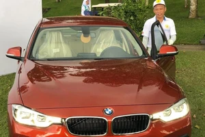 Cú golf 'thần thánh' mang đến ô tô BMW