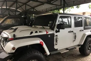 Báo cáo vụ 'phù phép đấu giá xe jeep khủng' của Mỹ