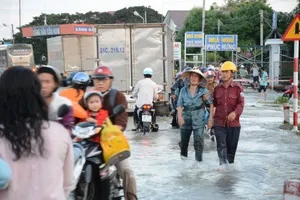 Quốc lộ 1 đoạn qua Bình Thuận ngập nước, phải đi đường vòng