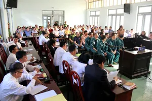 Xử vụ buôn lậu xăng dầu lớn nhất từ trước tới nay