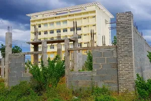 Bình Thuận: Phải thuê trụ sở làm việc vì nhà thầu 