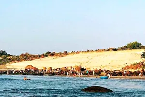 Lập đoàn chuyên gia đánh giá hiện trạng bãi đá 7 màu