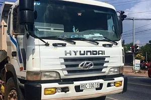 2 cha con chết thảm vì bị xe ben cán tử vong