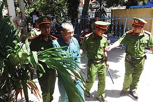 Cựu Trung úy bị khởi tố vì để 'đại bàng' đánh tử vong bạn tù