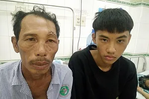 Thuyền trưởng kể lại lúc cứu 2 cha con ôm nhau trên biển