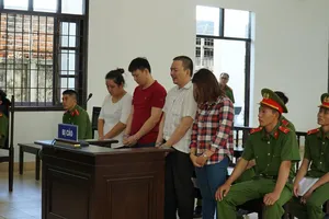 Hai nữ giáo viên bị 4 anh em lừa tiền qua Facebook, Zalo