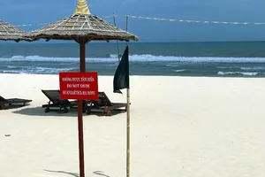 Du khách gặp nạn ở biển Phan Thiết, dù nơi lưu trú đã cảnh báo