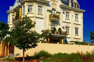 Trộm đưa ô tô tới biệt thự ở Bình Thuận khiêng két sắt