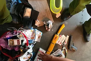 Phan Thiết: Bắt kẻ bán ma túy thu giữ dao, súng