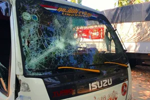 Chặn xe rồi tấn công giữa QL1 vì mâu thuẫn làm ăn