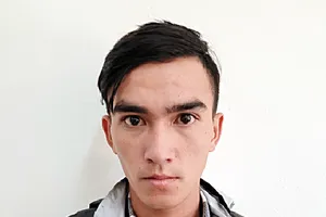 Thanh niên ném đá vào công an, cướp xe tang vật ra đầu thú 