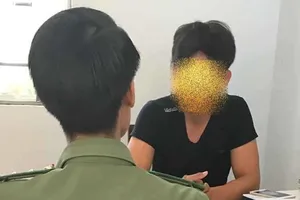 Bị phạt 10 triệu vì đăng 'Lên rừng núp corona' trên Facebook