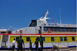 Bình Thuận: Tiếp tục dừng quán bia, cho phép xe chở khách chạy