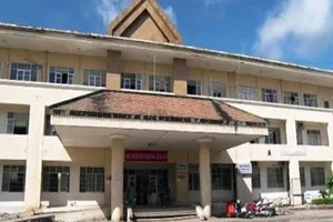 Bị cách ly vì bán hàng trong khu cách ly COVID-19 