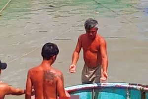 Tìm thấy thi thể bé trai 14 tuổi đi lạc đang trôi trên biển