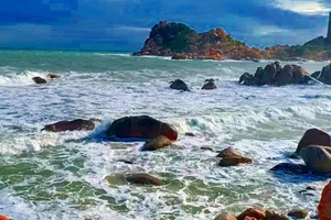 2 du khách bị sóng cuốn trôi ở bãi biển Kê Gà, Bình Thuận