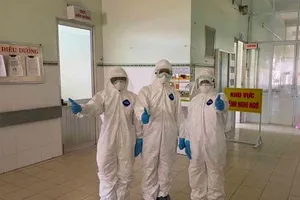 Bộ Y tế không tiếp khách, nhận hoa Ngày Thầy thuốc VN 