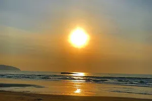 Chủ tịch Bình Thuận chỉ đạo ứng phó tràn dầu biển Mũi Né