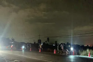  Bình Thuận: 2 phụ nữ đi qua đường bị xe tải tông thiệt mạng