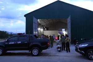 Công an điều tra kho xăng dầu hơn 12.000 lít ở Bình Thuận