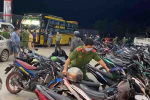  Gần 200 người chuẩn bị đua xe trên QL1 bị cảnh sát xử lý
