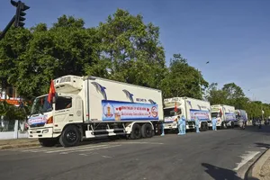 Ấm áp những chuyến xe nghĩa tình từ Bình Thuận