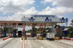 Một thuyền viên trắng đêm bám container trốn về nhà, nghi nhiễm COVID-19